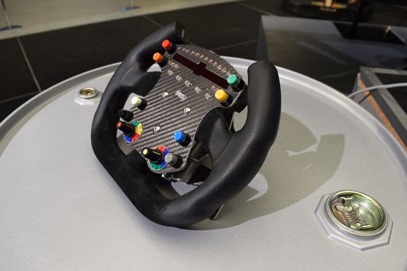 Rennfeeling im Formel 1 Simulator in der Mercedes Welt Berlin (leider geschlossen) 4