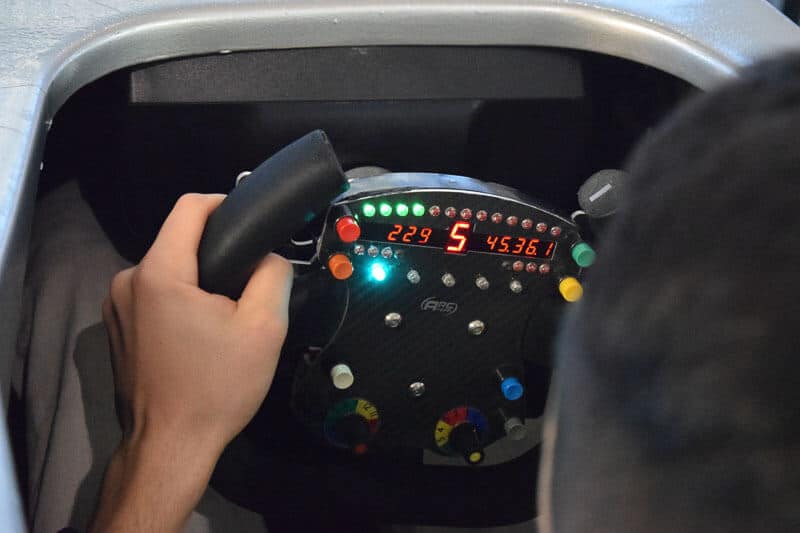 Rennfeeling im Formel 1 Simulator in der Mercedes Welt Berlin (leider geschlossen) 2