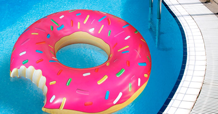 Der Pool Donut Schwimmring