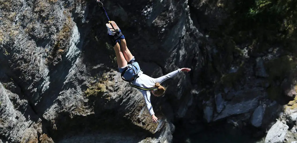 bungee jumping erlebnisgeschenk fuer frauen