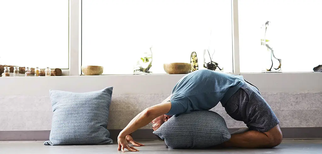 Aktivitaeten gegen Langeweile zu Hause: Yoga-Kurs