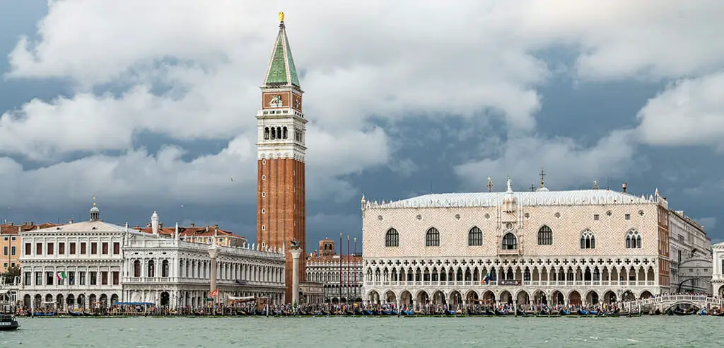 Tour durch Venedig - Dogenpalast, Markusdom und weitere Sehenswuerdigkeiten