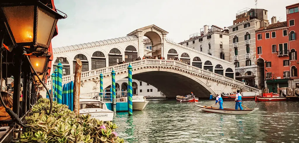 die Rialtobruecke: Sightseeing-Tour durch Venedig