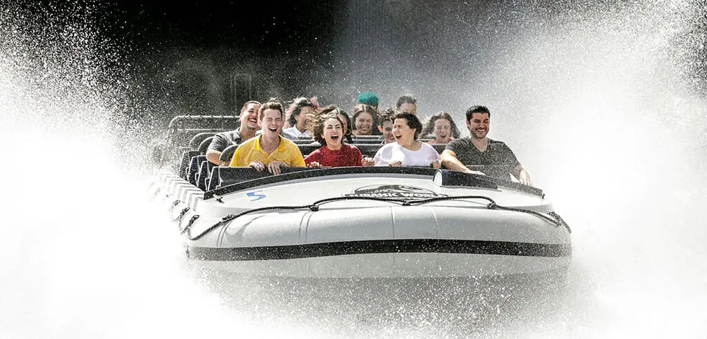Jurassic World Wildwasserbahn in den Universal Studios Hollywood