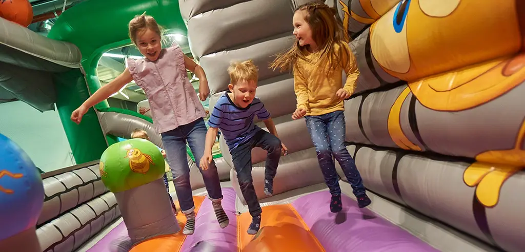 Indoor Spielplatz für Kinder Hüpfburg
