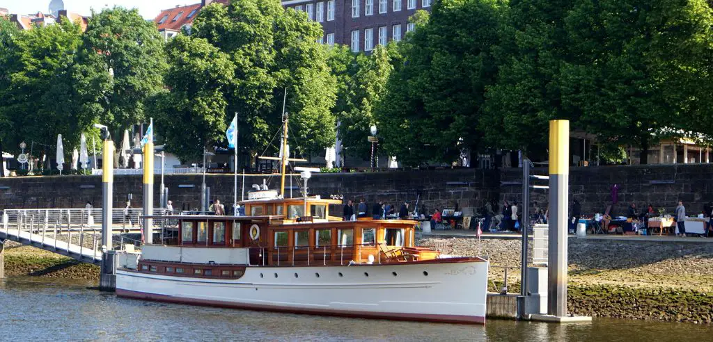 Schiffstour auf der Weser, Ideen für Freizeitaktivitaeten in Bremen