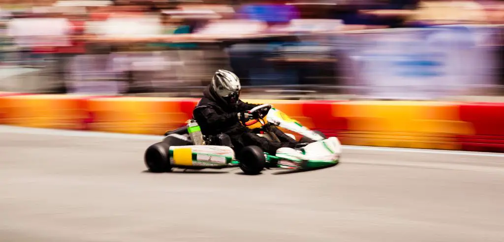 Liefere dir ein Rennen mit deinen Freunden oder Familie beim Kartfahren bei Powerhall GoKarts in Chemnitz