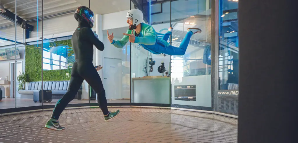 fliegen im windkanal indoor skydiving als alternative