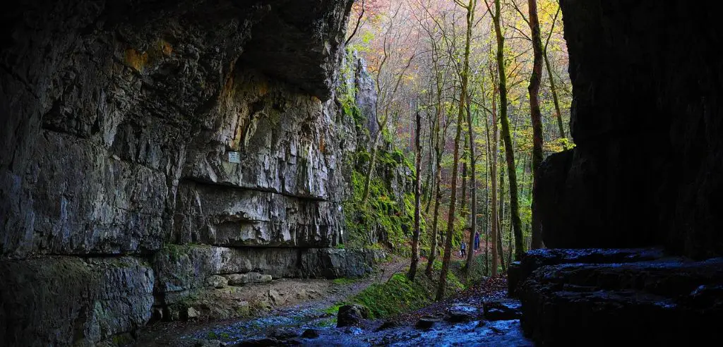 Schauhöhlen besichtigen in Baden-Württemberg oder Thüringen