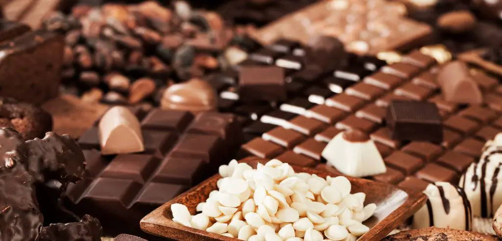 Suesse Versuchungen selbst kreieren im Schokoladen-Workshop Firmenevent in Duesseldorf
