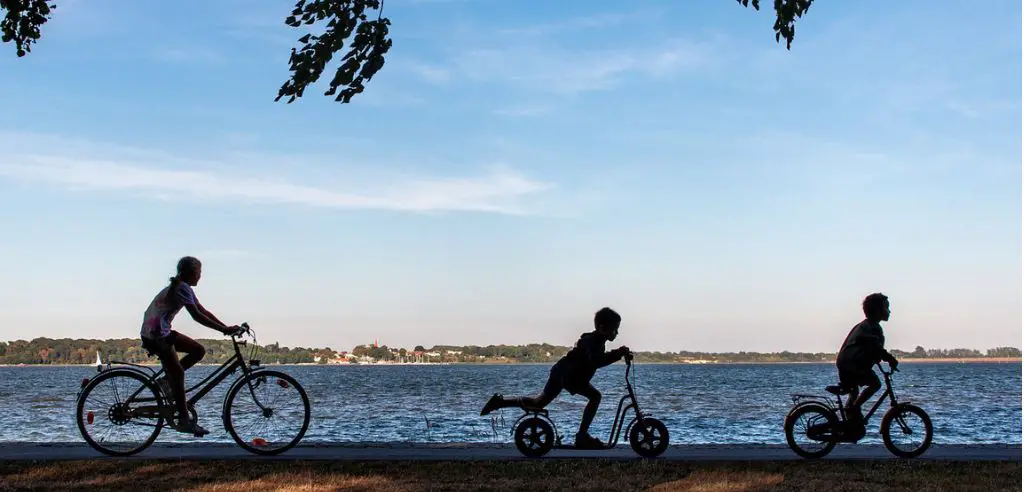 Fahrradwege erkunden Unternehmungen mit Kindern