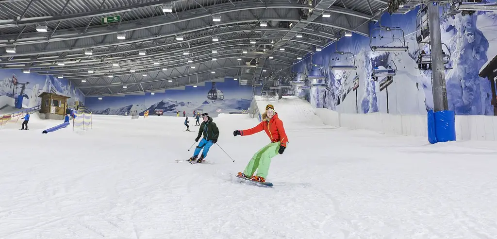 Skifahren im Alpenpark Neuss mit Kindern und Jugendlichen
